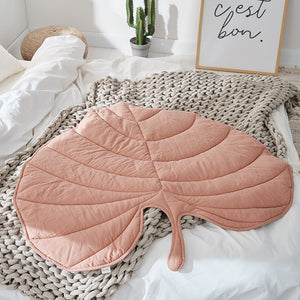 JOLIE Leaf Shaped Soft Rug